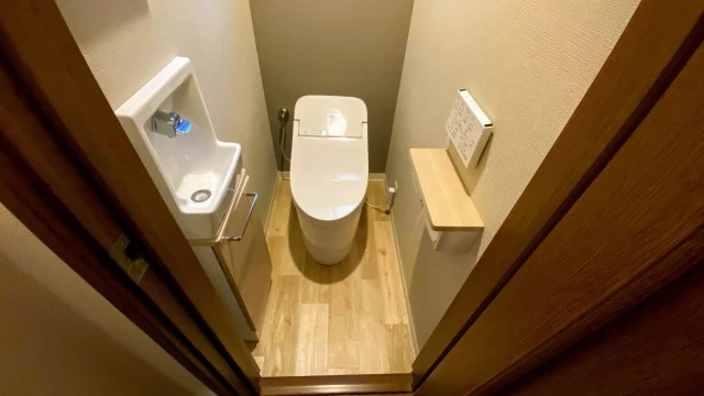 手洗い器を新設 狭いトイレのリフォーム事例 京都市西京区
